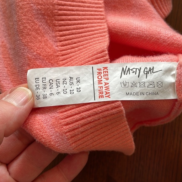Nasty Gal Sweater Vest. Zebra print. Peach orange. Size 6. Soft - Picture 6 of 7